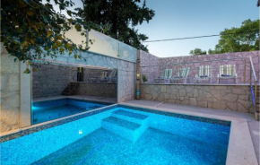 Amazing Home In Kamenmost